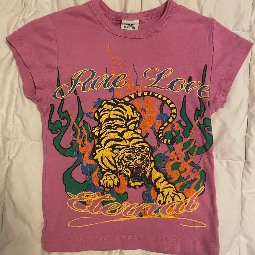 Pink cropped tee